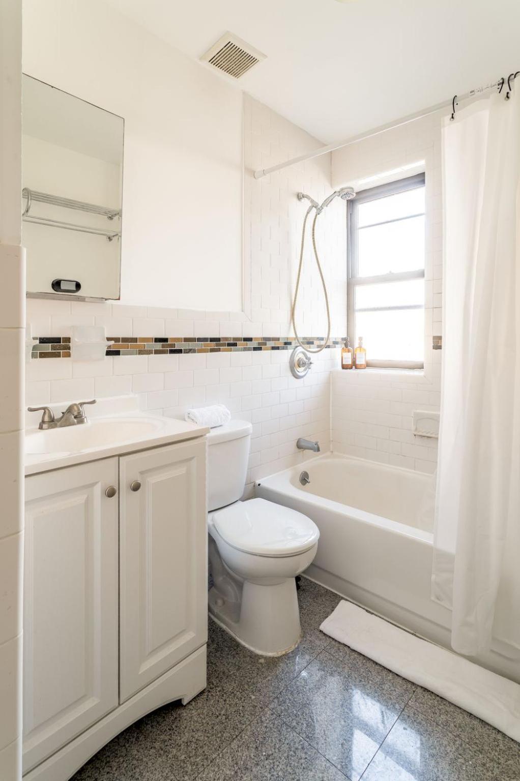 Spacious 3bedroom 1bath In The Heart Of The Lower East Side Near Iconic Nyc Landmarks Appartamento *